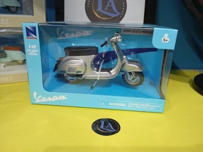 MODELLINO STATICO VESPA ET3 PRIMAVERA 197 silver 1:12 New Ray Moto Modellino - Immagine 1 di 4