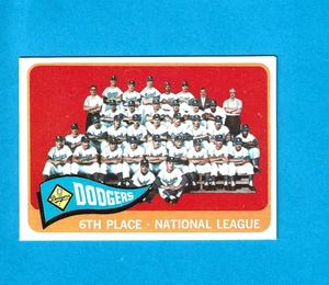 1965 Topps - Los Angeles Dodgers #126 Team Picture Sandy Koufax EX++NM - Bild 1 von 2