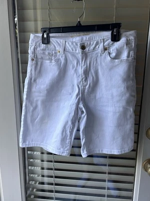 Bermuda jeans Michael Kors branca leve tamanho 6 - Imagem 1 de 4