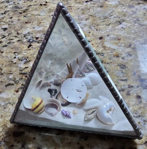 6" Triangle Glass Pyramid White Sand Starfish Seashells Shark Paperweight Repair - Picture 1 of 10