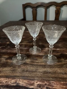 3 klare Schnaps Cocktail Gläser Stiel - Blumen Radierung 5 3/8" - Bild 1 von 13