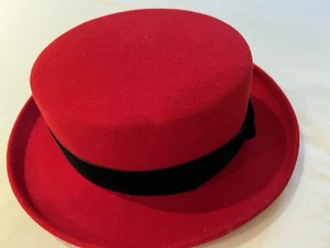 Vyella Women's Wool/Felt Hat New Without tags. One Size. Red With Black Band - Picture 1 of 9