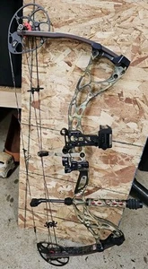 Bowtech Destroyer 340 29" 70 Lbs Octane Quiver Beman Arrows With Broad Heads BF - Picture 1 of 16