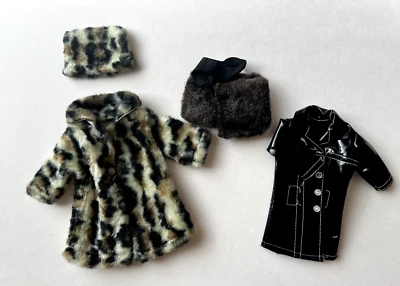 Lote de ropa vintage Barbie clon Hong Kong abrigo de piel, sombrero, estola, abrigo de lluvia, Foto 1 de 4