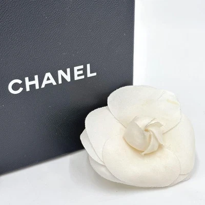 CHANEL Camellia Corsage Vintage Fabric Brooch White Used - Image 1 of 4