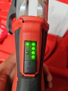Herramienta de prensa Milwaukee 2473-20 M12 Force Logic - Sin mordazas - Imagen 1 de 10