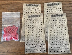 Cuatro piezas de juego de mesa Dark Tower SCORE GRÁFICOS Y CLAVIJAS - 1981 Milton Bradley - Imagen 1 de 3