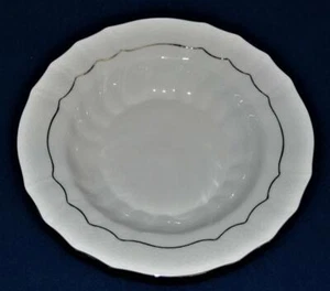 Neu HEREND handbemalt geprägt Korbgeflecht PLATINRAND 9 1/2"d Rand Suppenschüssel - Bild 1 von 4