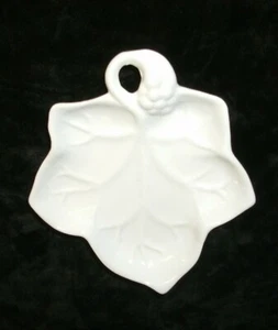 Lillian Vernon Porcelain Ivy Leaf Plate Dish 1987 Vintage LV4591--FREE SHIPPING - Picture 1 of 6