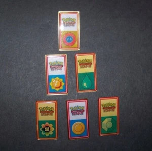 Pokémon Liga Pins / Badges Original Vintage (6er Set) Inklusive Alle 6 Pins! E - Bild 1 von 2