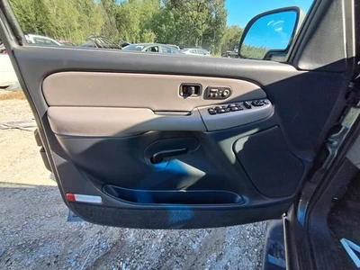 Used Front Left Door Interior Trim Panel fits: 2002 Chevrolet Suburban 1500  Gra Foto 1 de 4