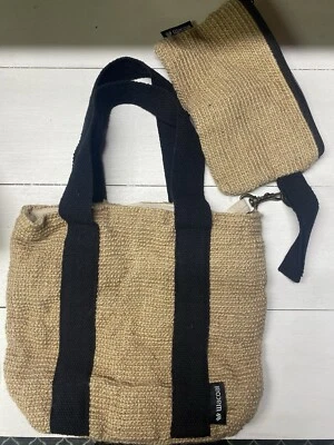 Bolsa Wacoal neutra ligeramente usada Foto 1 de 4