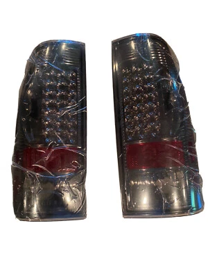 Задние фонари для Ford F150/350 1997-2003 годов выпуска. Xtune номер детали ALT-ON-FF15097-LED-SM  - Изображение 1 из 2