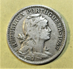 S6 - Portugal 50 Centavos 1947 Very Fine +++ Coin - Liberty Head - Picture 1 of 2