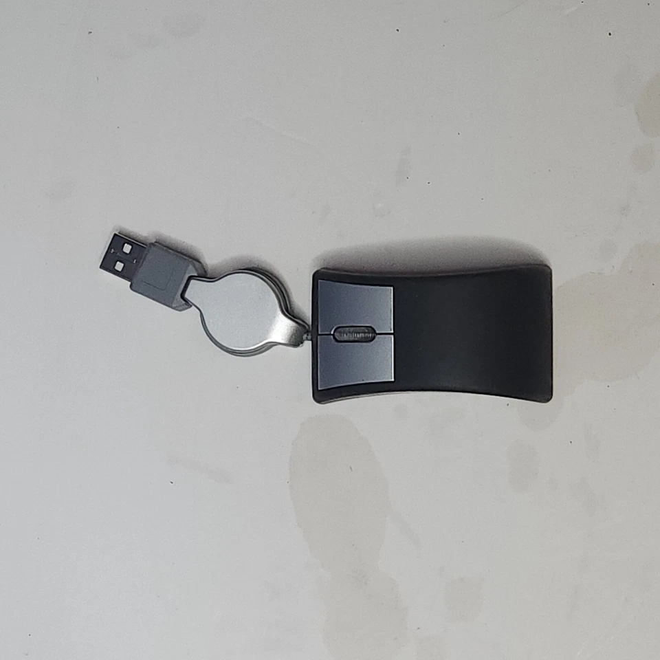 Leed's Wired Mini Laptop Desktop Optical Mouse 1670-87BK ASI/66887 - Image 1 of 4