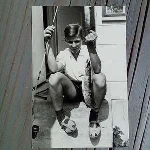 Altes Original Foto boy fishing Old Photo 1960-70er  - Bild 1 von 2