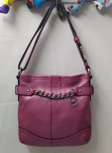 Borsa a tracolla Coach in pelle magenta con chiusura e cerniera