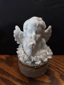 Cherub Porcelain Trinket Box Holding A Rose - Picture 1 of 8