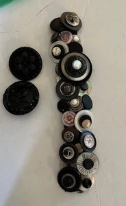 Lotto bottoni in vetro antichi/vintage neri multicolore - Foto 1 di 12
