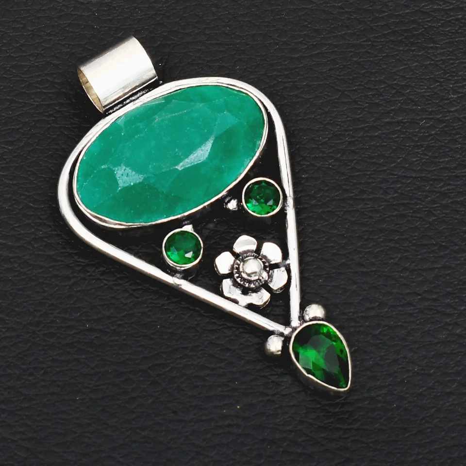 Ювелирные изделия кулон ручной работы с имитацией изумрудно-зеленого кварца 2,44 дюйма AP-42580 - Изображение 1 из 1