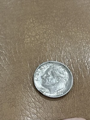 1965 Roosevelt Dime  (No Mint Mark) collectible Circulated Not Cleaned - Image 1 of 4