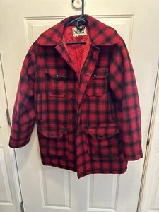 Vintage Woolrich Buffalo Plaid Mens Hunting Heavy Coat Jacket Size 40 523 Long - Picture 1 of 6