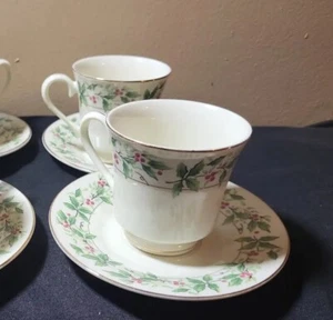 VINTAGE SET 3 KAFFEE Tassen Untertassen HOLLY BEERE TRADITIONS URLAUBSDESIGN F.P.O. - Bild 1 von 8