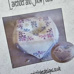 Polstitches Designs Lavendel und Schneeperlen Biscornu Kreuzstichmuster - Bild 1 von 5