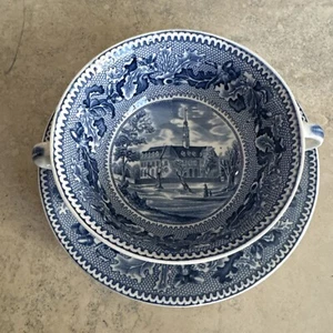 Johnson Bros Colonial Williamsburg Virginia Capitol blau weiß Suppentasse & Untertasse - Bild 1 von 8