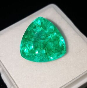 Natural Green Emerald 9.97 Ct Loose Gemstone Trillion Shape GGL Certified Gem