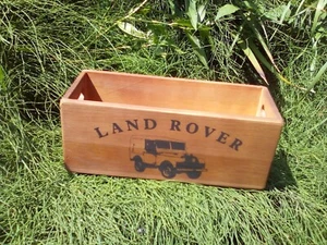 Scatola in legno con Land Rover stampate su ogni lato. Fantastica idea regalo. - Foto 1 di 1