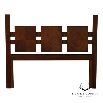 Cabecero Lane Mid Century moderno tamaño queen de nogal Foto 1 de 4