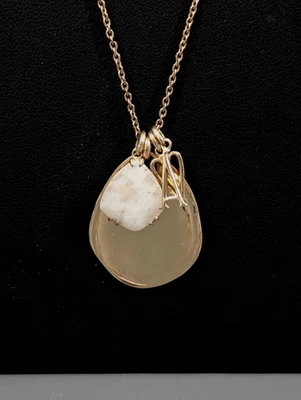 Collar Stella & Dot Letra A Corazón Dije Capas Largas Tono Dorado 35 pulgadas Foto 1 de 4