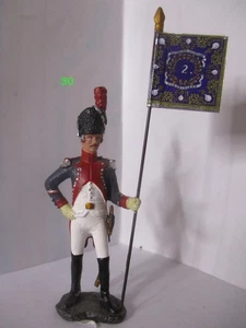 HACHETTE 1/32 FIGURINE 30 PORTE DRAPEAU EMPIRE 2è Rgt DE CARABINIER NAPOLEON - Imagen 1 de 1