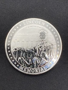 2015 Niue Lincoln Memorial 1 oz Silver Coin .999 Bullion - Picture 1 of 2