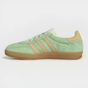 Zapatos para mujer Adidas Originales Gazelle interiores - semi verde chispa - 8,5 - Imagen 1 de 10