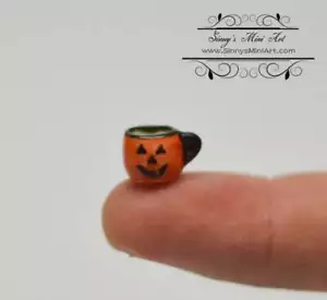 1:12 Dollhouse Miniatures Jack-O-Lantern Mug BD B334 - Picture 1 of 3