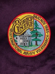 4th INTERNATIONAL VOLKSMARCH AVA IVI, BURKE CENTRE  1985 vintage patch - Picture 1 of 3