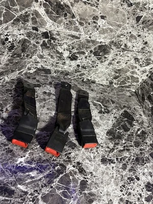 Cierre de hebilla de cinturón de seguridad trasero Nissan Juke 13 3 piezas OEM Foto 1 de 2