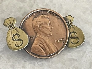 Penny Lincoln vintage 1973 con spilla portamonete - Foto 1 di 3