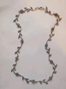 Sterling Silver Beautiful Marcasite Flower Necklace 14". R7M - Picture 1 of 3