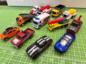 Matchbox LOT OF 12 Vehicles In Excellent to Very Near Mint Condition - Picture 1 of 19