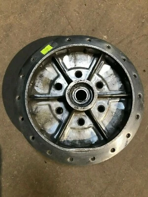 Suzuki TC250 X6 1967 Scrambler S652 ~ buje de rueda trasera Foto 1 de 3