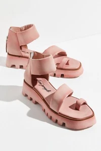 Free People Maddox Lug Sole Boot Sandal-10-$148-A7601 - Picture 1 of 4