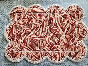 Handmade Fabric Mug Rug Quilted Coaster Cotton Gift CHRISTMAS CANDY CANES NEW B4 - Picture 1 of 3