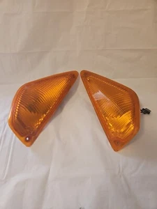 1983 YAMAHA VENTURE ROYALE XVZ1200D right/left FRONT TURN SIGNAL LIGHT INDICATOR - Picture 1 of 4