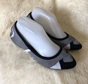 SKECHERS Cleo Wham 48487 Black & White Geometric Ballet Flat Women’s Size 9 - Picture 1 of 8