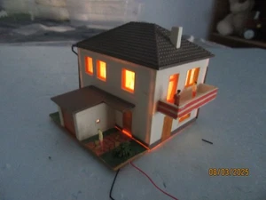 N - Vollmer 7702 LED Illuminated Family Home / People 3.5" x 3" x 2.5" - Picture 1 of 9