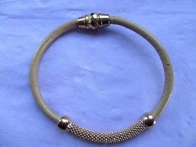 Fossil* Damen-Armband aus Leder mit Glitzersteinchen und Magnetverschluß - Bild 1 von 4