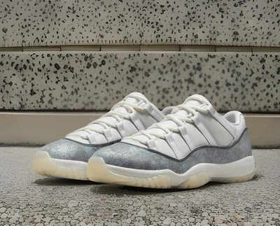 🔥Nike Air Jordan 11 Retro Bajo LNY Año de la Serpiente HQ7000-001 Hombre Talla 10 Foto 1 de 4